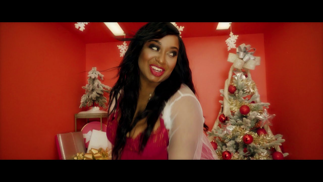 Kelsey Nashe - "Holiday Slay Shuffle" (Official Music Video)